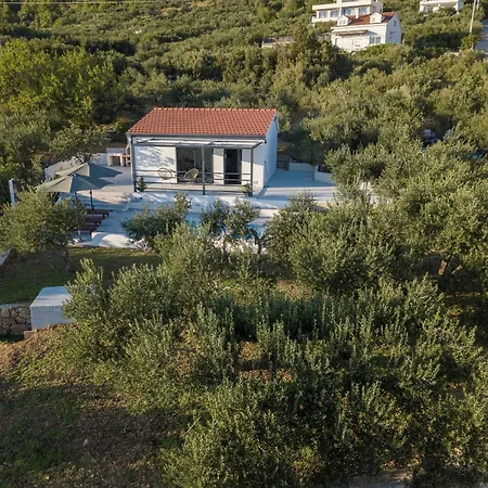 Family Friendly House With A Swimming Pool - 25825 Сasa de vacaciones Makarska