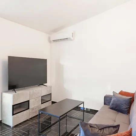 Family Friendly House With A Swimming Pool - 25825 Nyaraló