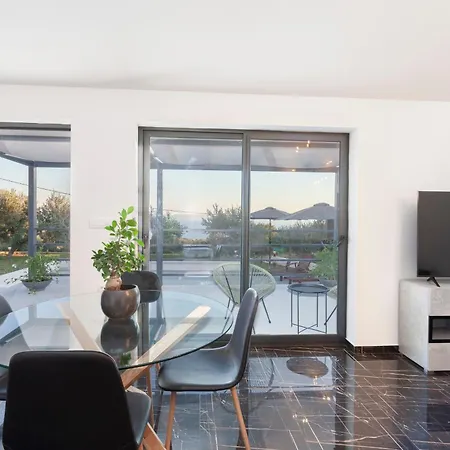 Family Friendly House With A Swimming Pool - 25825 Nyaraló